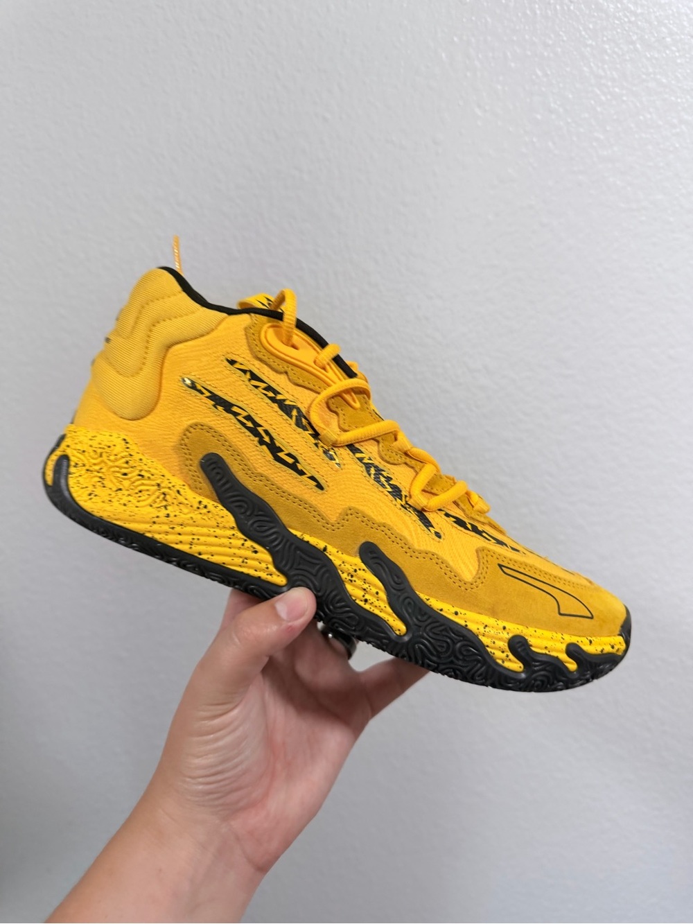 Puma lamelo ball Porsche yellow